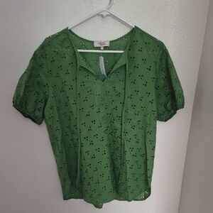 Green Eyelet V-Notch Short Sleeve Blouse